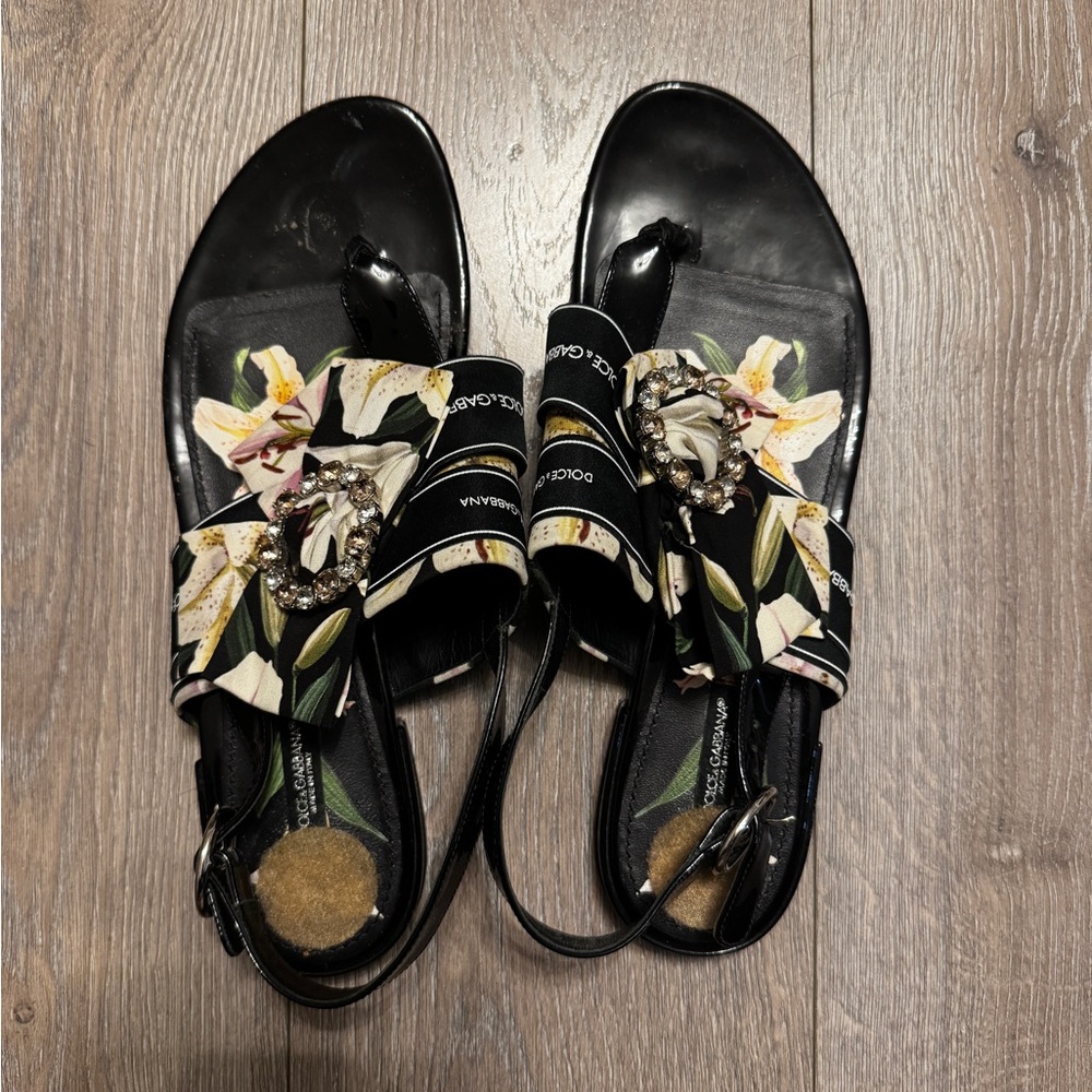 Dolce and Gabbana Lily-print Cady Thong Sandals